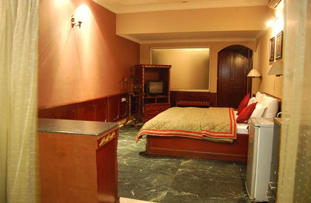 Hotel Diplomat Residency